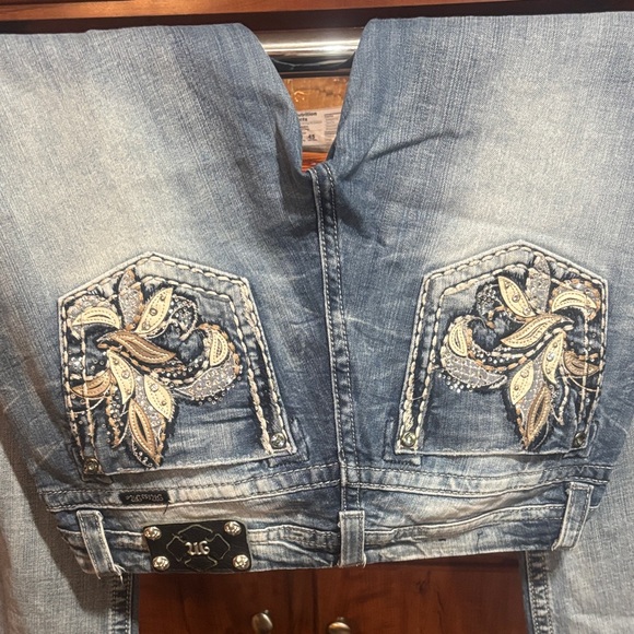 Miss Me Denim - Miss Me Blue Jeans with Gold Embroidery 31x33 easy boot